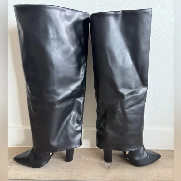 PrettyLittleThing Black Wide Fit PU Pointed Fold Over Block Heel Knee Boots - Picture 9 of 13